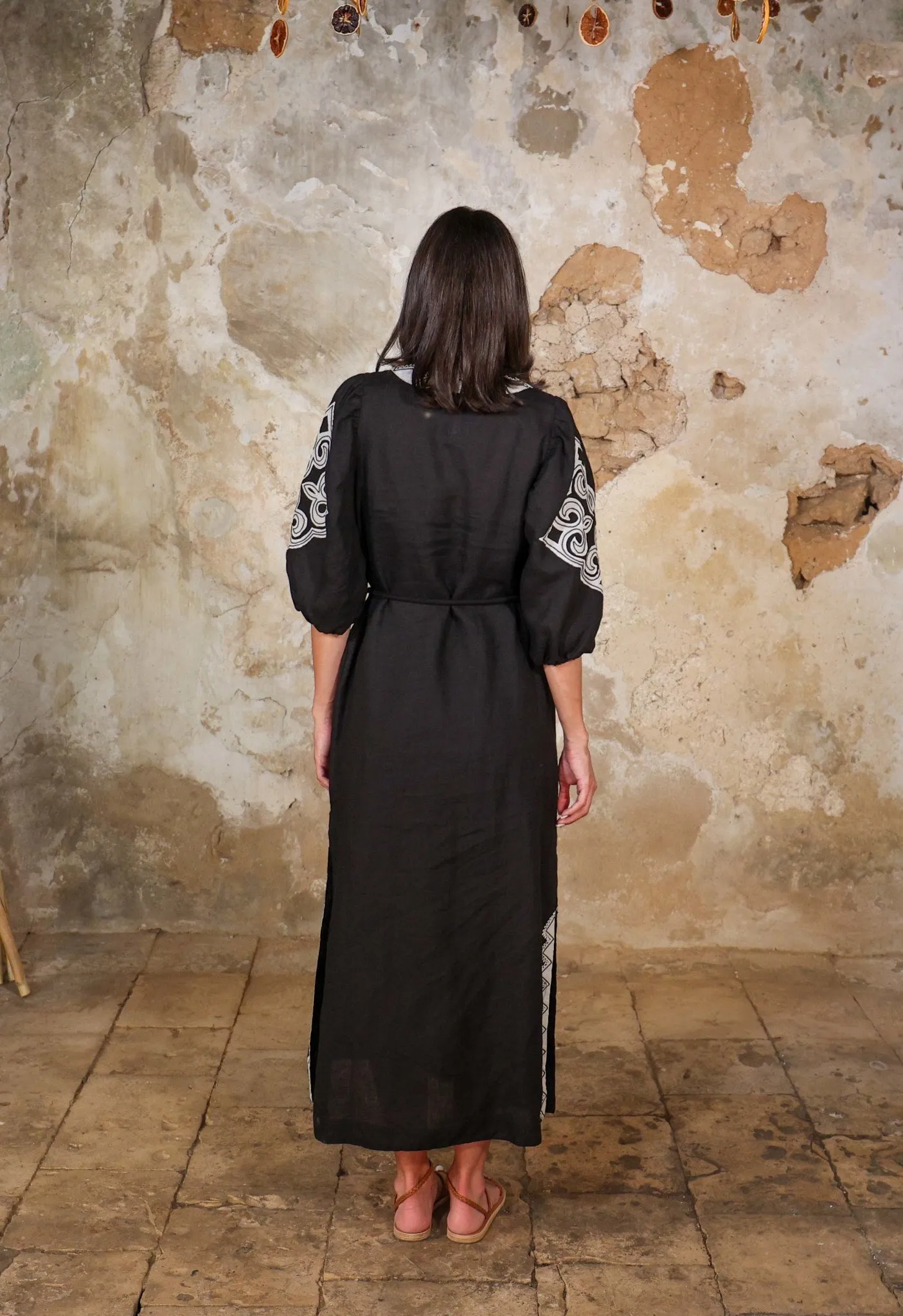 CONTRAST ART LONG - THE CONTRAST APPLIQUE EMBROIDERY LONG KAFTAN DRESS